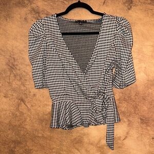 Haute Monde Black and White Houndstooth Blouse